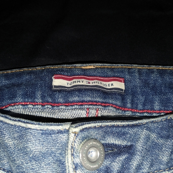 3/$20 Tommy Hilfiger distressed boyfriend jeans - Picture 5 of 5